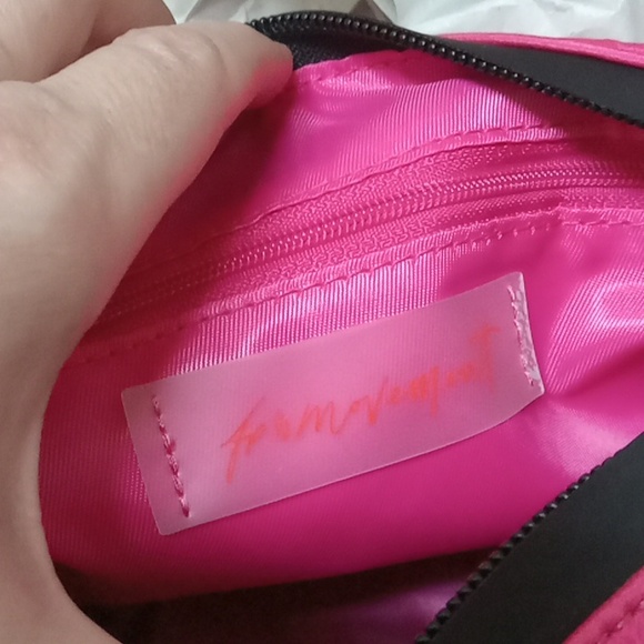 *Final Price* NWT Free People Movement Total Access Pouch - Picture 5 of 8